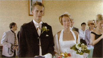mari2002d.jpg (21103 octets)